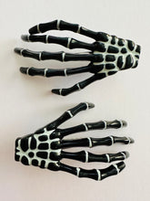 Load image into Gallery viewer, Halloween skeleton hands X2 clips
