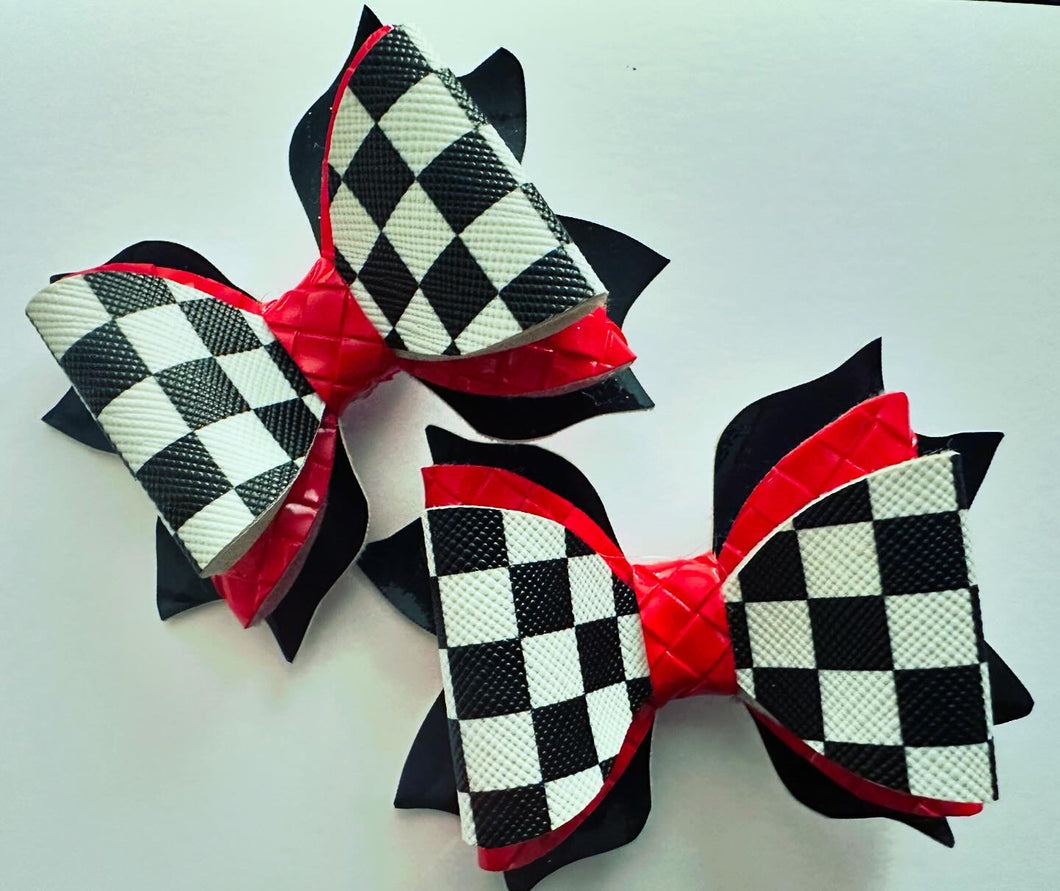 Racing red piggy’s X2 bow