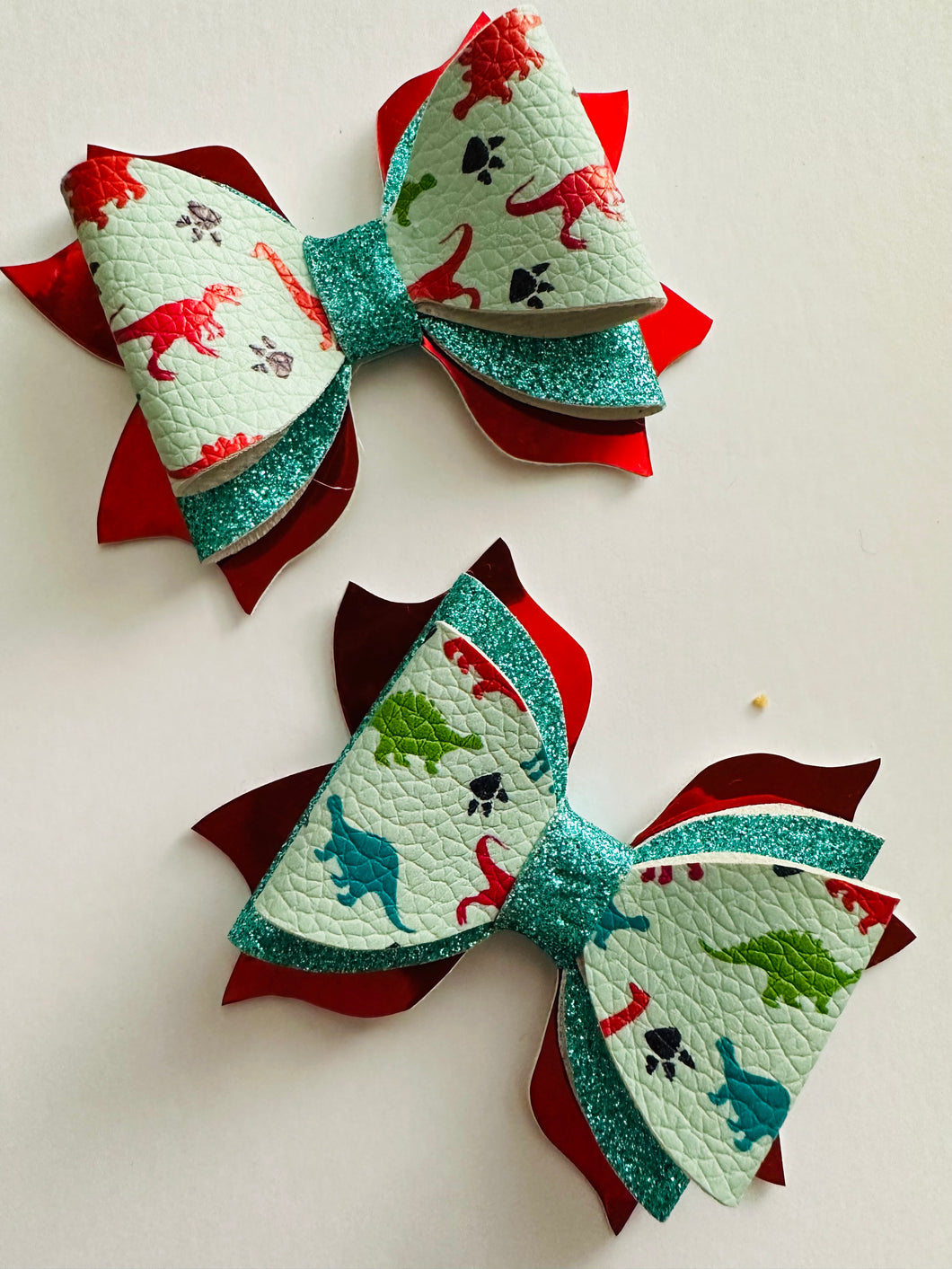 “Dinos” piggies 2 X bow