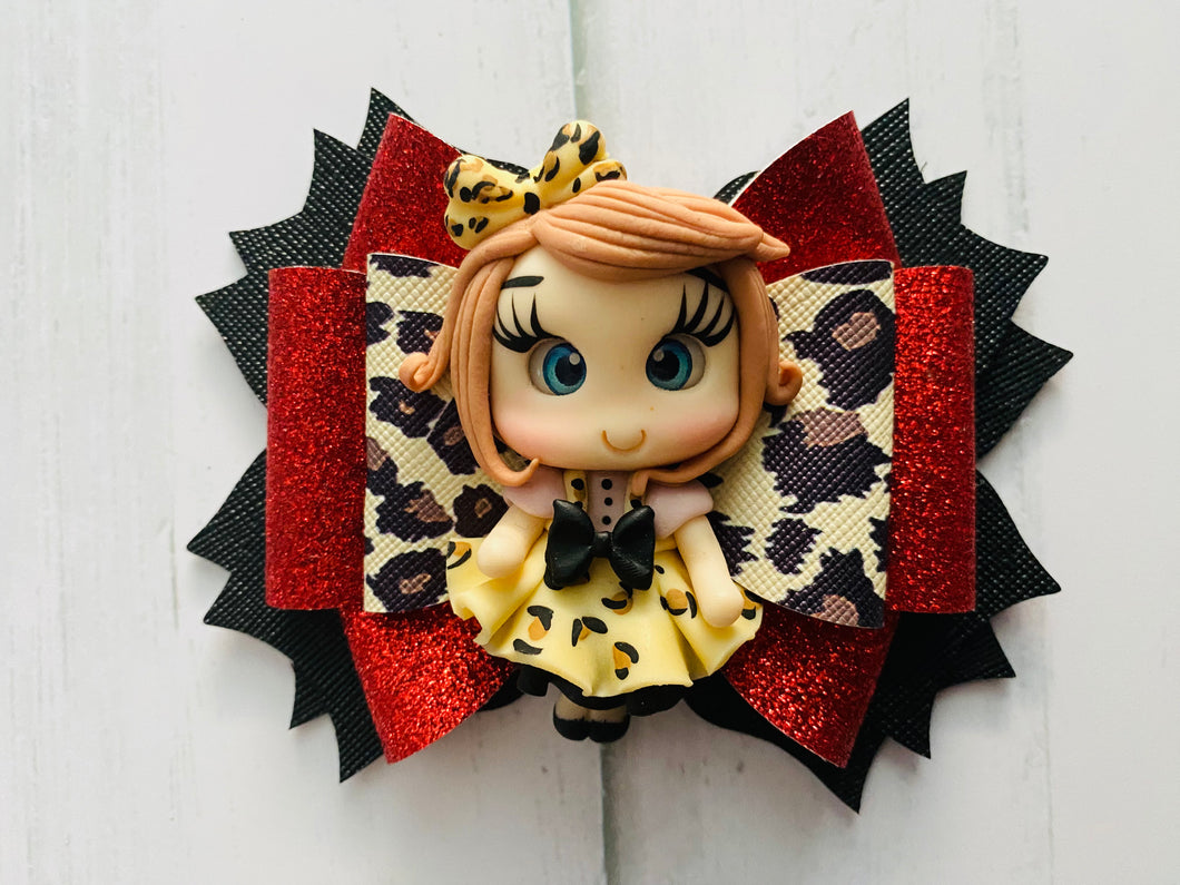 Leopard bow with girl clay