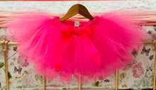 Load image into Gallery viewer, Hot pink short children’s tutu
